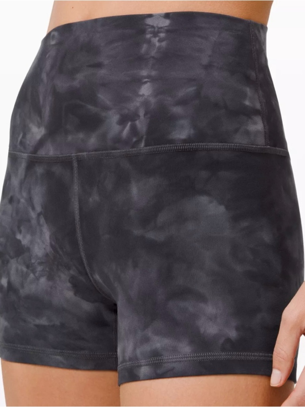 Lululemon High-Waist Women's Bike Shorts in Black Tie-Dye
